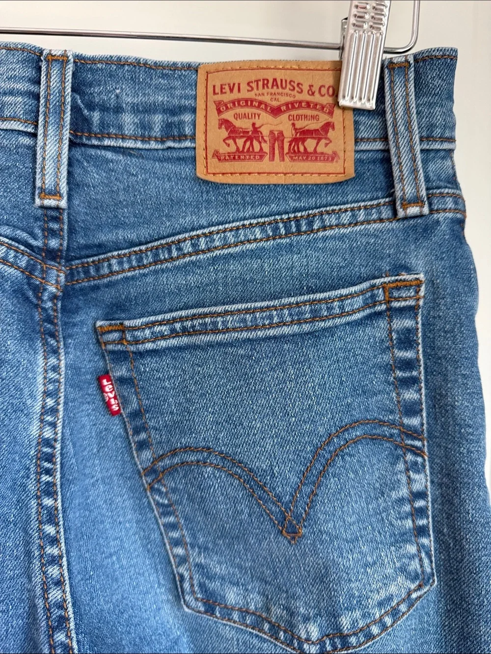 LEVI’S Wedgie Straight Denim Jeans